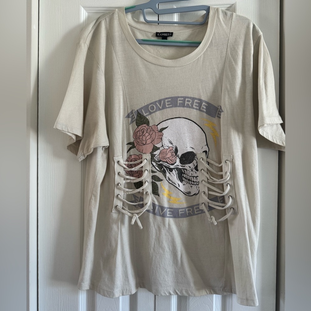Express graphic tee